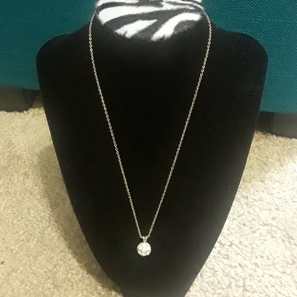 Gold Necklaces Bundle - Picture 4 of 5